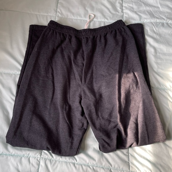 Fruit of the Loom Dark Grey Men’s open bottom fleece sweatpants - Picture 2 of 3
